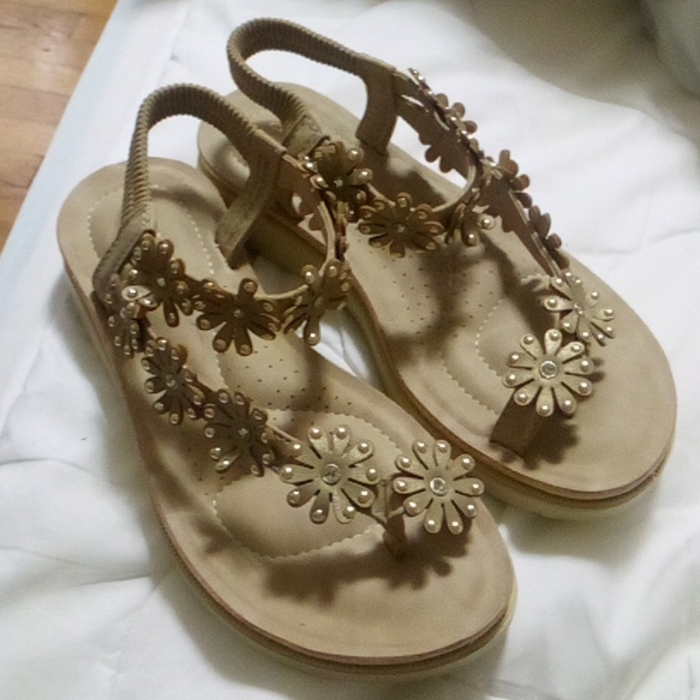 Annie Comfort sandals.